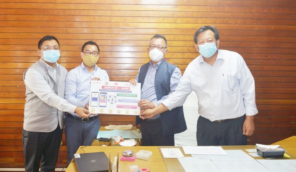 Minister Pangnyu with other officials during the launch of the i-Learn App on March 23. (DIPR Photo)